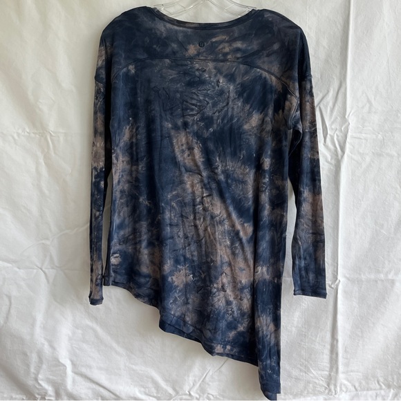 Lululemon To The Point Mist blue long sleeve Top, Size S/M? (See Measurements) - Picture 5 of 9